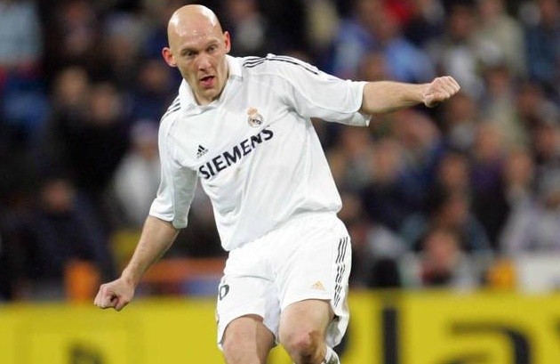 Cuộc sống sa hoa của cựu sao Real Madrid - Bóng Đá
