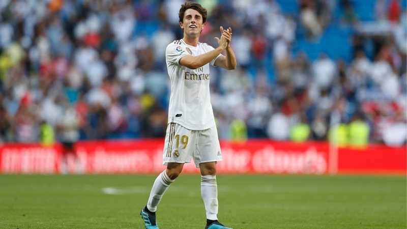 Who is Alvaro Odriozola - Bóng Đá