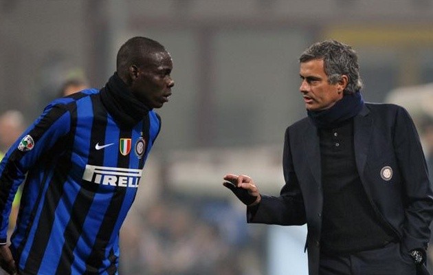 Thầy cũ động viên Balotelli sau sự cố 