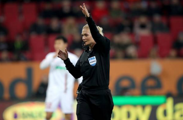 Biabiana Steinhaus khiến Bayern bị 'cắt sóng' ở Iran - Bóng Đá