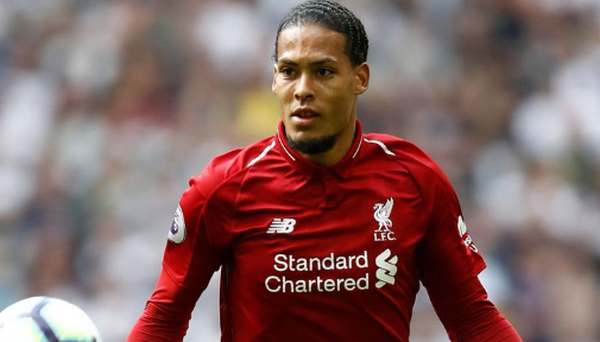 Làm khán giả, Van Dijk vẫn tạo dấu ấn cực lớn tại Anfield - Bóng Đá