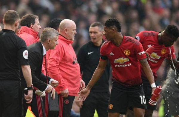 Đây! Lý do Salah phải rời sân dù Liverpool vẫn chưa ghi bàn - Bóng Đá