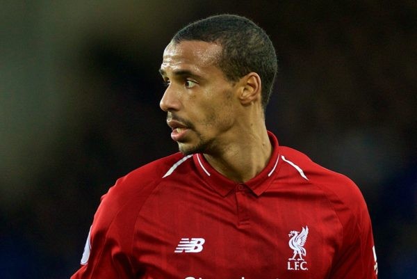 CĐV Liverpool ném đá Matip - Bóng Đá