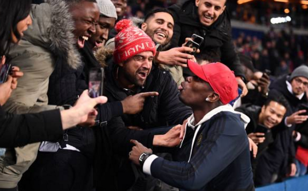 Man United đi tiếp và đây là hành động của Paul Pogba - Bóng Đá