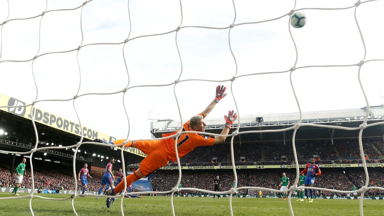 10 khoảnh khắc ấn tượng nhất vòng 30 Premier League - Bóng Đá