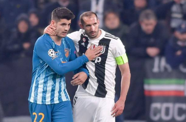 Trở về mái nhà xưa, Morata hành động 'không thể tin nổi' với đàn anh - Bóng Đá