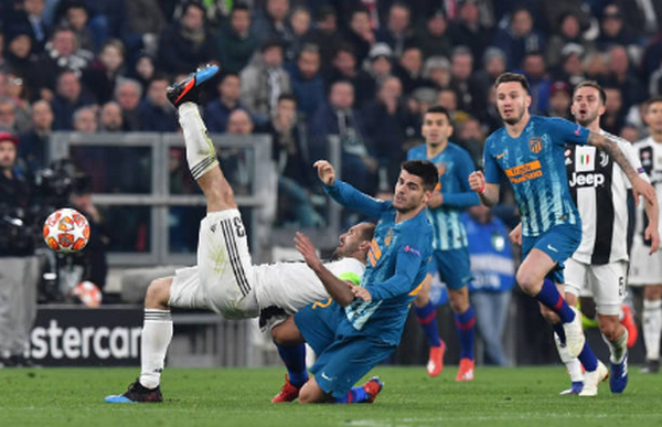 Trở về mái nhà xưa, Morata hành động 'không thể tin nổi' với đàn anh - Bóng Đá