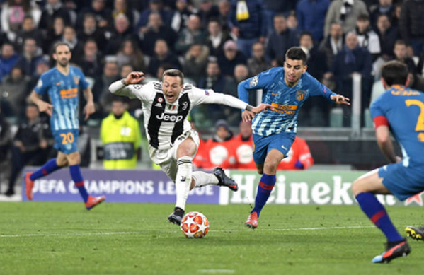 Trở về mái nhà xưa, Morata hành động 'không thể tin nổi' với đàn anh - Bóng Đá