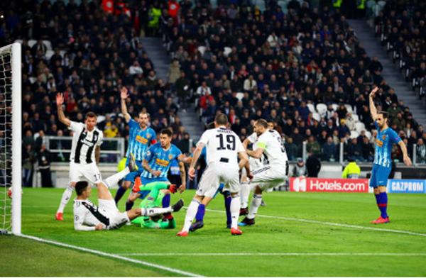 Trở về mái nhà xưa, Morata hành động 'không thể tin nổi' với đàn anh - Bóng Đá