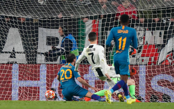 Trở về mái nhà xưa, Morata hành động 'không thể tin nổi' với đàn anh - Bóng Đá