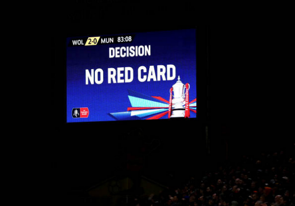 Thua Wolves nhưng Man United nên cảm thấy may mắn vì điều này (Lindelof thoát thẻ đỏ) - Bóng Đá