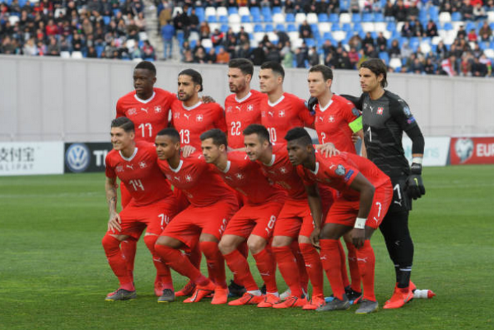 SỐC! Bất tỉnh suýt cắn lưỡi, ngôi sao Premier League vẫn được cho đá tiếp (Fabian Schar) - Bóng Đá