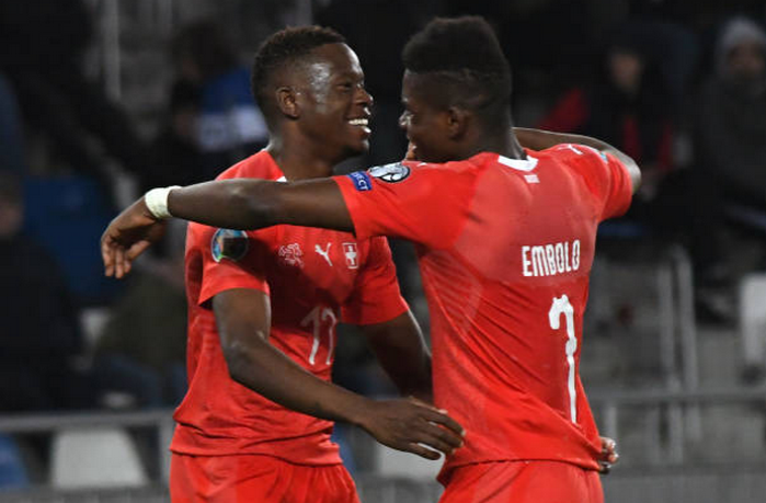 SỐC! Bất tỉnh suýt cắn lưỡi, ngôi sao Premier League vẫn được cho đá tiếp (Fabian Schar) - Bóng Đá