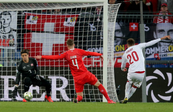 9 phút cuối ghi 3 bàn, Eriksen và đồng đội thoát hiểm 'điên rồ' - Bóng Đá