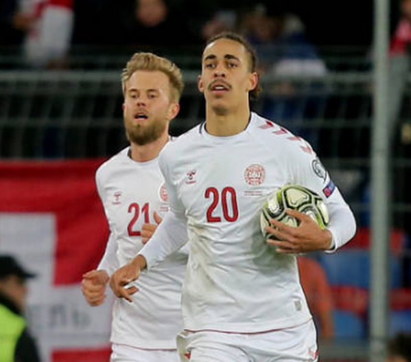 9 phút cuối ghi 3 bàn, Eriksen và đồng đội thoát hiểm 'điên rồ' - Bóng Đá