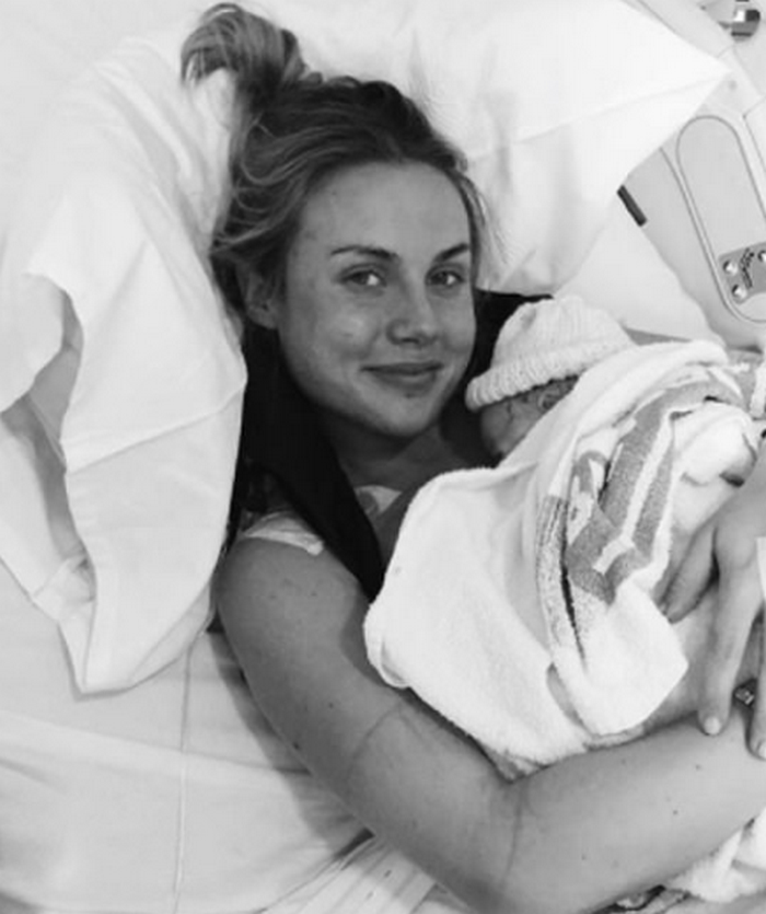 Smalling và vợ - Bóng Đá