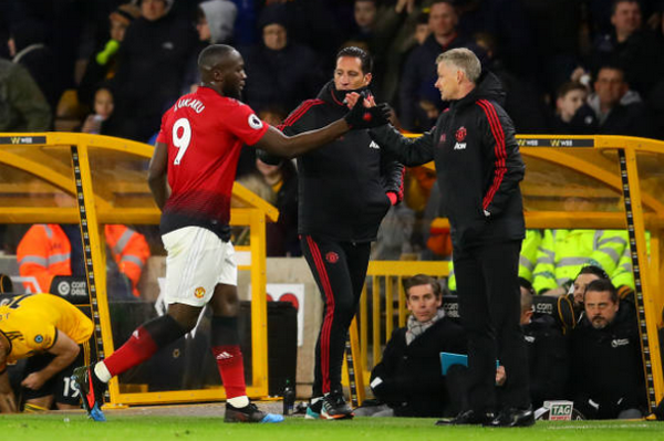 Thua trận, Lukaku vẫn cười đùa hớn hở cùng cầu thủ này - Bóng Đá