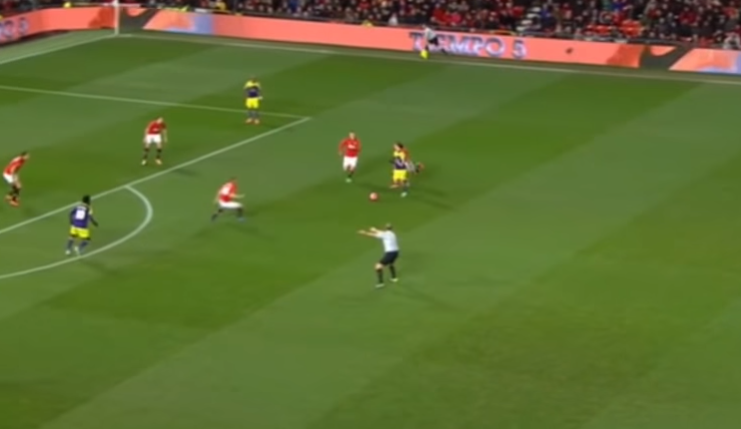 SỐC! Người đuổi Ashley Young từng 3 lần thể hiện mình là fan Tottenham - Bóng Đá