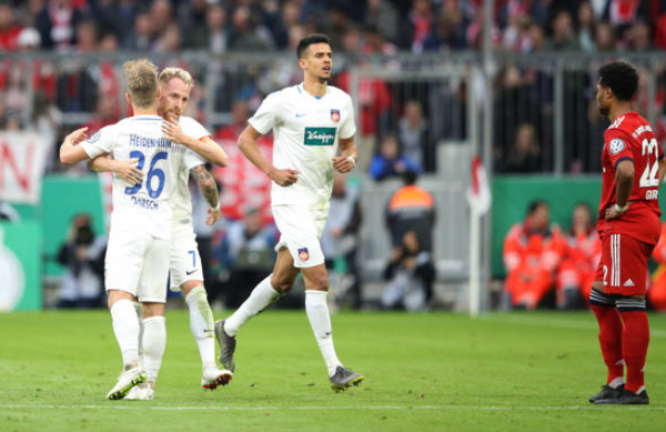 Rượt đuổi không tưởng, Bayern đi tiếp mặc cho đối thủ lập hattrick - Bóng Đá