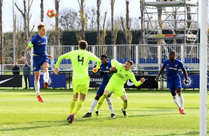 Trở về mái nhà xưa, John Terry quyết tâm 'rút ruột' Chelsea - Bóng Đá