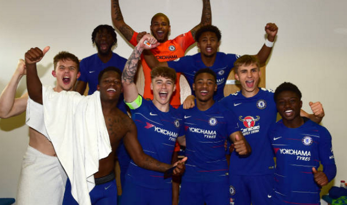 Trở về mái nhà xưa, John Terry quyết tâm 'rút ruột' Chelsea - Bóng Đá