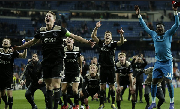 Lên máy bay, Ronaldo không quên thể hiện sự 'độc tôn' ở Juve - Bóng Đá