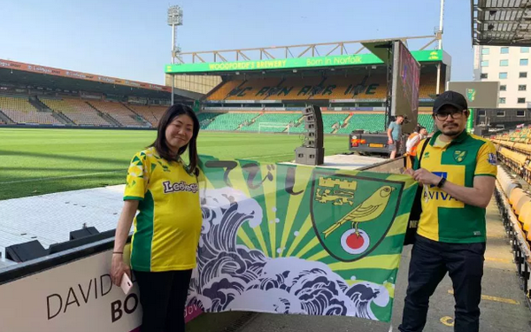 Đưa Norwich thăng hạng, HLV Farke nhận điều tuyệt vời từ cặp đôi người Nhật - Bóng Đá