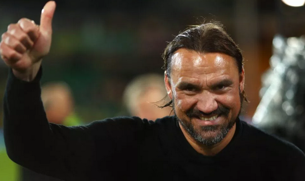 Đưa Norwich thăng hạng, HLV Farke nhận điều tuyệt vời từ cặp đôi người Nhật - Bóng Đá