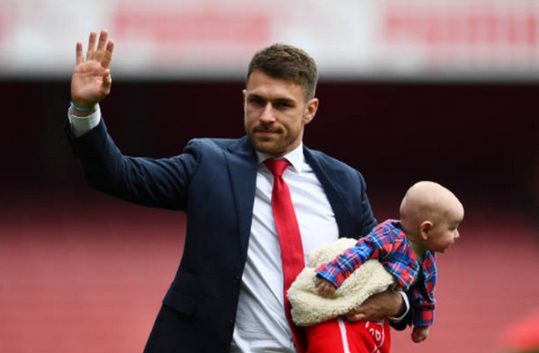 Arsenal tri ân Ramsey - Bóng Đá