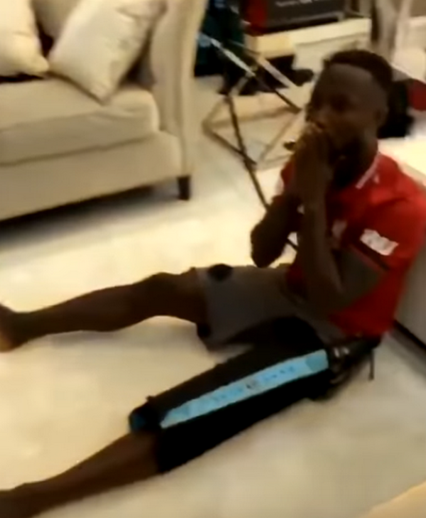 Naby Keita ăn mừng khó đỡ sau khi Liverpool tạo địa chấn - Bóng Đá