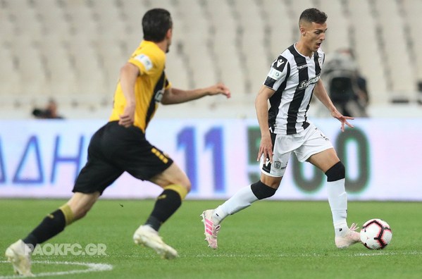 Đây! Màn nâng cúp 'tồi tệ' nhất của bóng đá Châu Âu mùa này (PAOK) - Bóng Đá