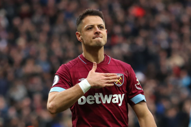 Choáng với mái đầu 'cam huỳnh quang' của cựu sao Man United (Chicharito) - Bóng Đá