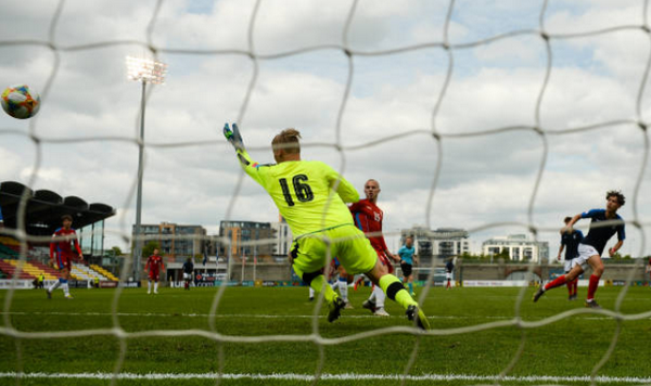 4 trận 9 bàn, tiền vệ trẻ PSG đang 'làm mưa làm gió' tại U17 châu Âu - Bóng Đá