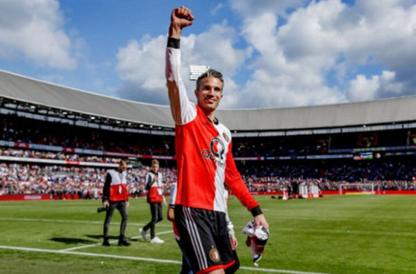 Đây! Chiếc áo Man United-Arsenal 'độc nhất vô nhị' của Van Persie - Bóng Đá