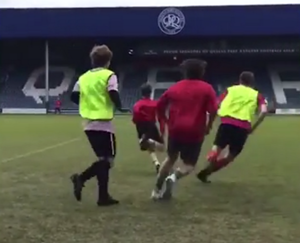 Mê Arsenal nhưng bị bắt mặc áo Man Utd, con trai Beckham hành động 'cực gắt' - Bóng Đá