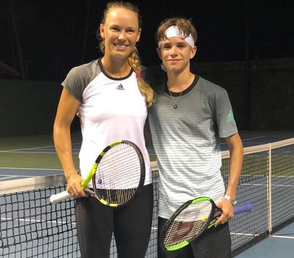 Mê Arsenal nhưng bị bắt mặc áo Man Utd, con trai Beckham hành động 'cực gắt' - Bóng Đá