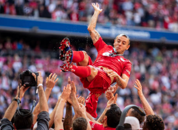 IQ vô cực, Ribery tránh 'tắm bia' bằng cách này - Bóng Đá