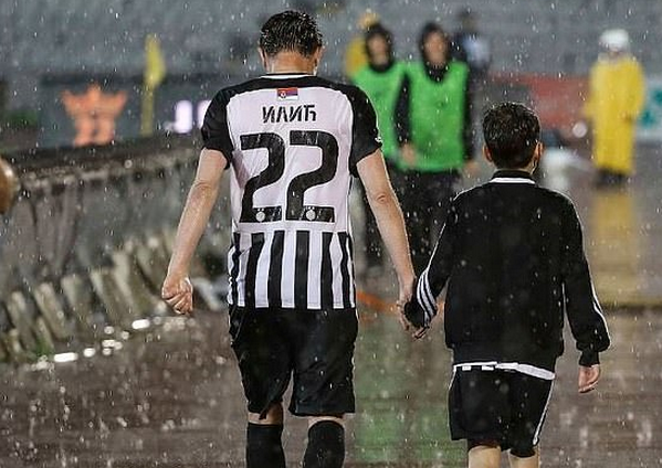 Đây! Màn tri ân khiến Real Madrid phải 'hổ thẹn' (Sasa Ilic) - Bóng Đá