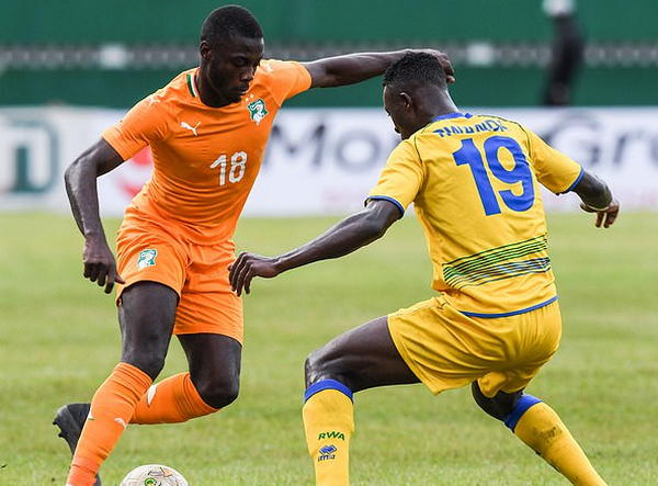 Nicolas Pepe passnotes: Who is the 23-year-old winger set to cause a frenzy this summer with Manchester United and Arsenal keen on £69m star? - Bóng Đá