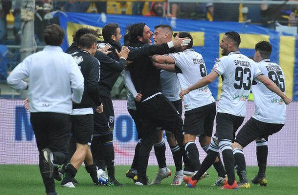 Không thắng 13 trận liền, CLB này có thể khiến Serie A 'phát nổ' (Fiorentina) - Bóng Đá