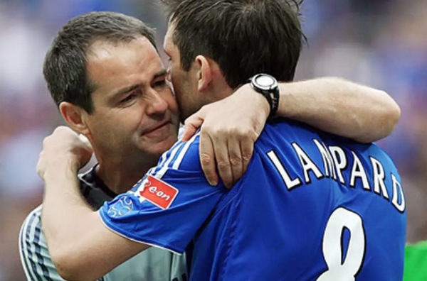 Huyền thoại Chelsea ngồi vào ghế nóng, Andrew Robertson đã thấy mặt trời (Steve Clarke) - Bóng Đá