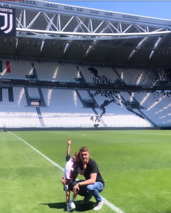 Ramsey thăm phòng truyền thống Juve - Bóng Đá