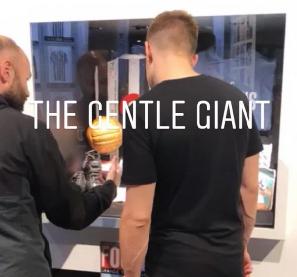 Ramsey thăm phòng truyền thống Juve - Bóng Đá