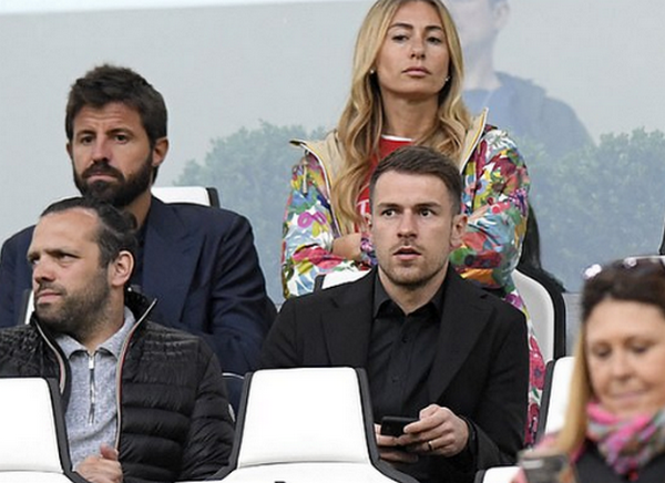 Ramsey thăm phòng truyền thống Juve - Bóng Đá