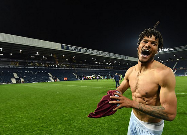 Kẻ từng 'hành hung' Ibrahimovic giờ là trò cưng của Terry (Mings) - Bóng Đá