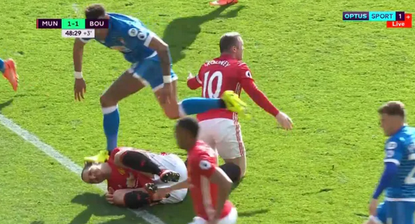 Kẻ từng 'hành hung' Ibrahimovic giờ là trò cưng của Terry (Mings) - Bóng Đá