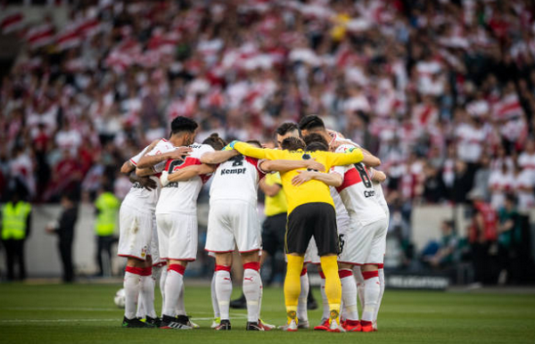 Bất lợi trên sân nhà, Nhà vô địch thế giới nguy cơ xuống hạng (Parvard) - Bóng Đá