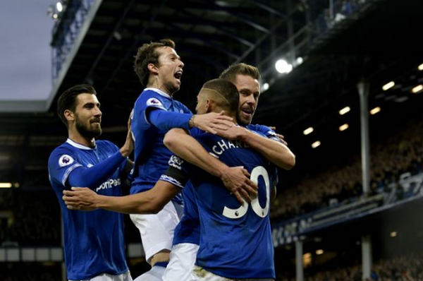 Chia tay Arsenal, người cũ Man United có thể sang nước Ý (Welbeck, Lazio) - Bóng Đá