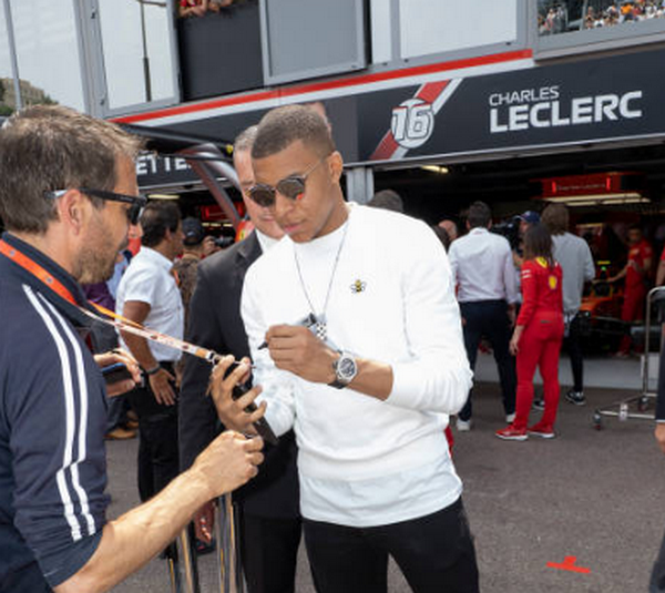 Ligue 1 vừa kết thúc, Mbappe ngay lập tức xuất hiện ở Monaco - Bóng Đá