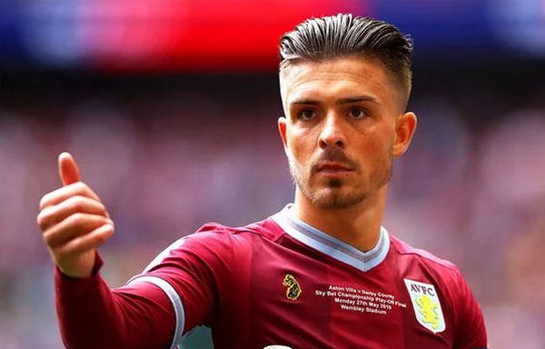Jack Grealish mang giày rách - Bóng Đá